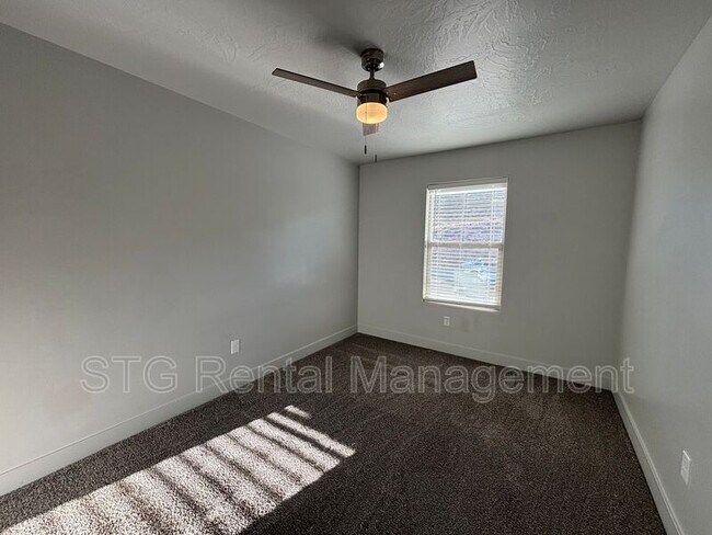 Building Photo - 3102 S Relic Ridge Dr