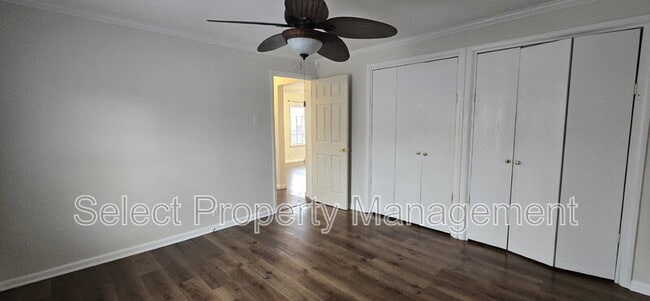 Building Photo - 2425 White Oak Ave