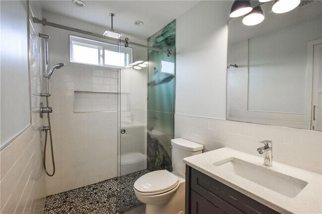 Building Photo - 2401 Inverloch Cir