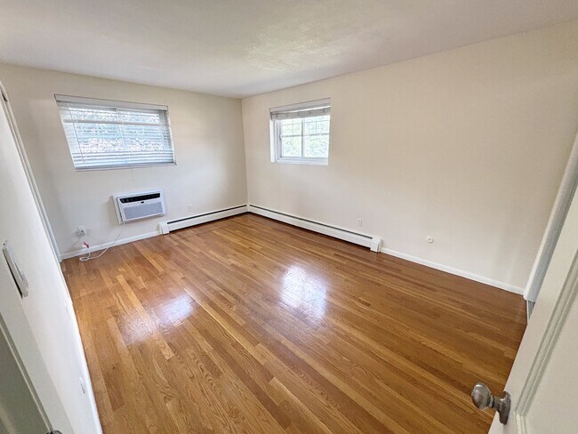 Bedroom 1 (different angle) - 100 Emerson Gardens Rd