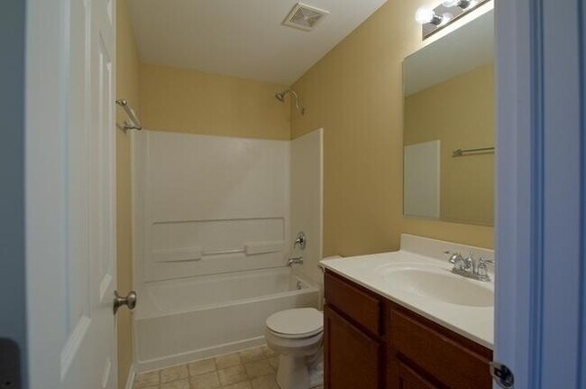 Building Photo - 25243 Colligan St