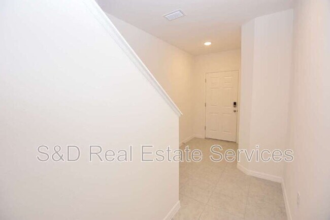Building Photo - 4130 Collegiate Blvd