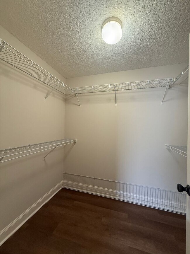 Building Photo - 131 Gallery Way