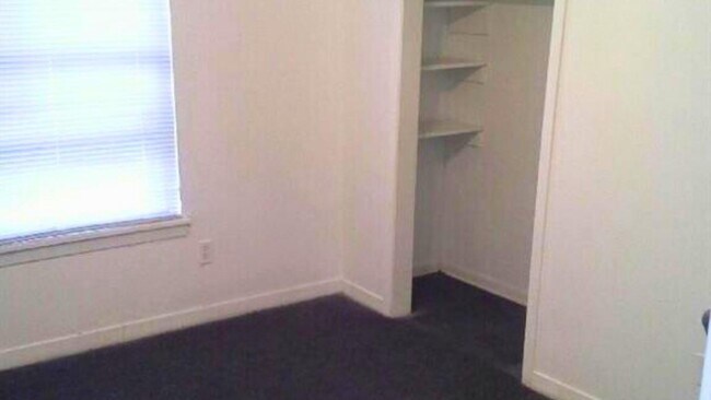 Building Photo - 13433 Topeka St