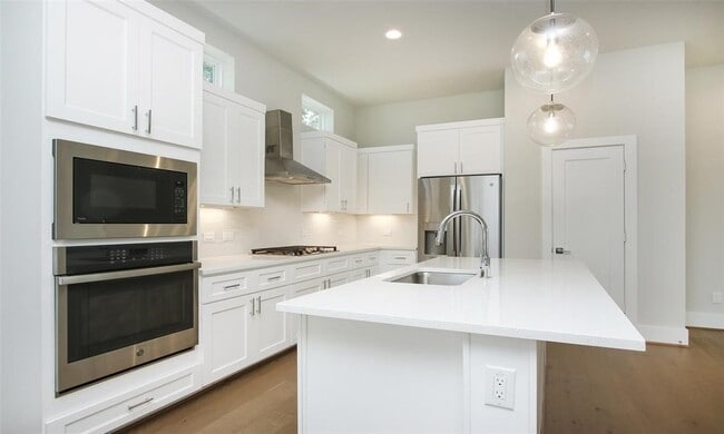 Building Photo - 836 Fisher St