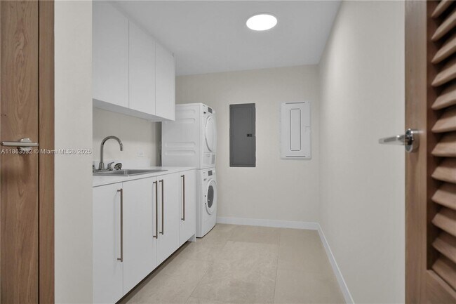 Building Photo - 1135-1103 103rd St