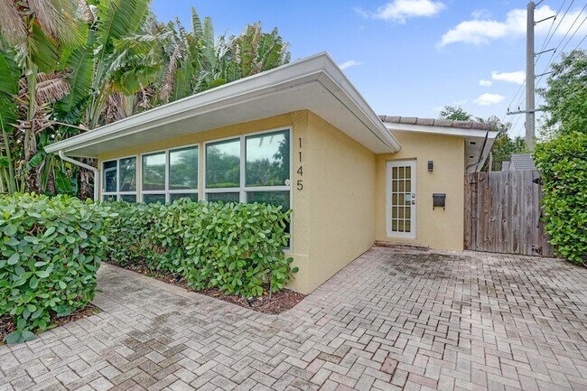 Building Photo - 1145 NE 12th Ave