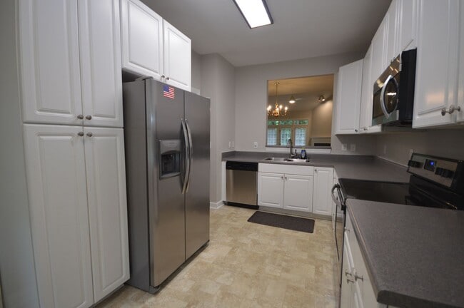 Building Photo - 3319 Philmont Dr