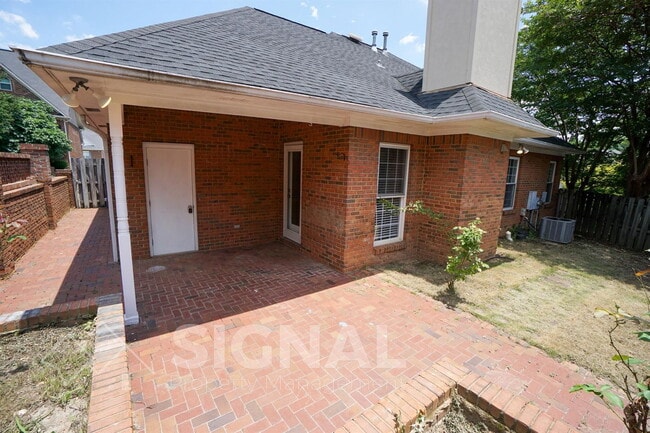 Building Photo - 2825-2827 7 Oaks Cir