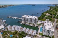 Building Photo - 920 N Osceola Ave