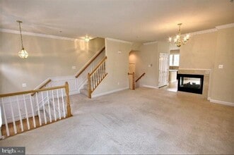 Building Photo - 903 Crestfield Dr