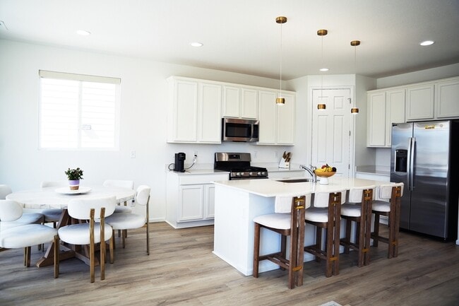 Building Photo - 2327 Prairie Smoke Dr