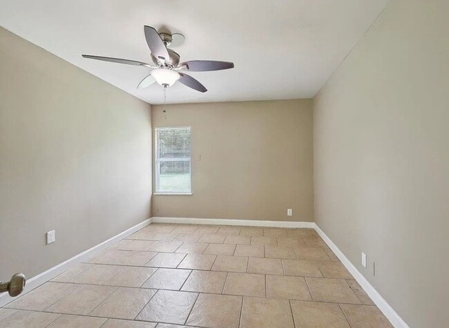 Building Photo - 630 White Oak Dr