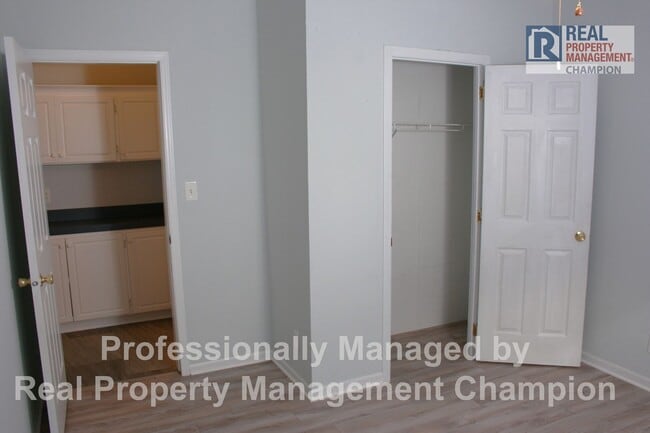 Building Photo - Charming Home in Quiet Neighborhood Near Monkey Junction