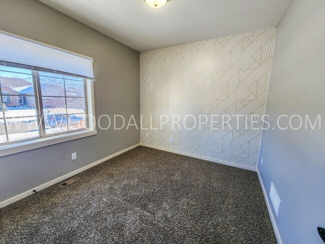 Building Photo - Beautiful 3 Bedroom 2.5 Bath walkout ranch in Ankeny