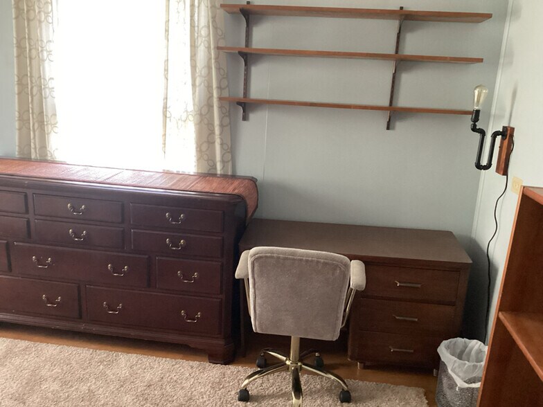 Building Photo - 269 W Borden Ave