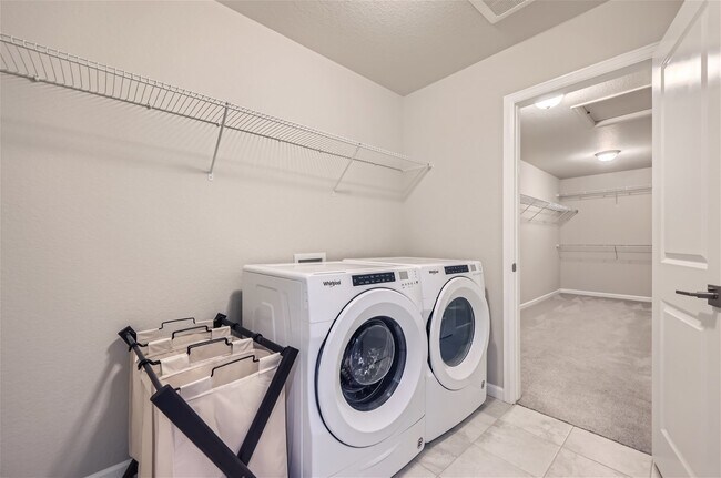 Building Photo - West Longmont Townhome!