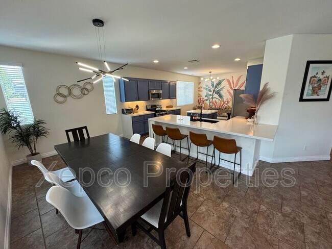 Building Photo - 80746 Diamondback Trail