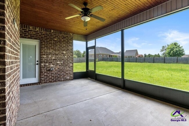 Building Photo - 1052 Chattahoochee Dr.
