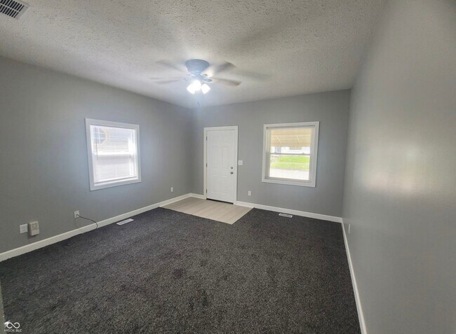 Building Photo - 1331 Kappes St