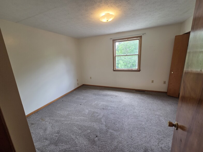 Back Bedroom - 5229 Rule Rd