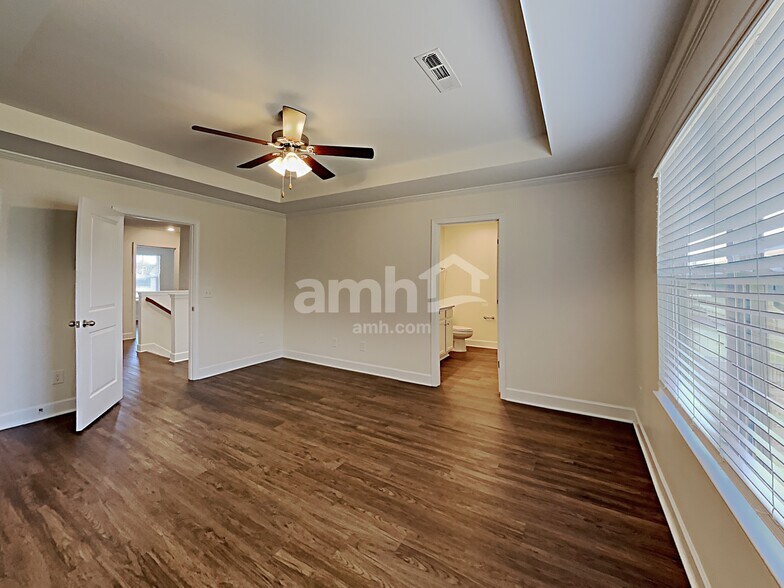Building Photo - 701 Drema Ct
