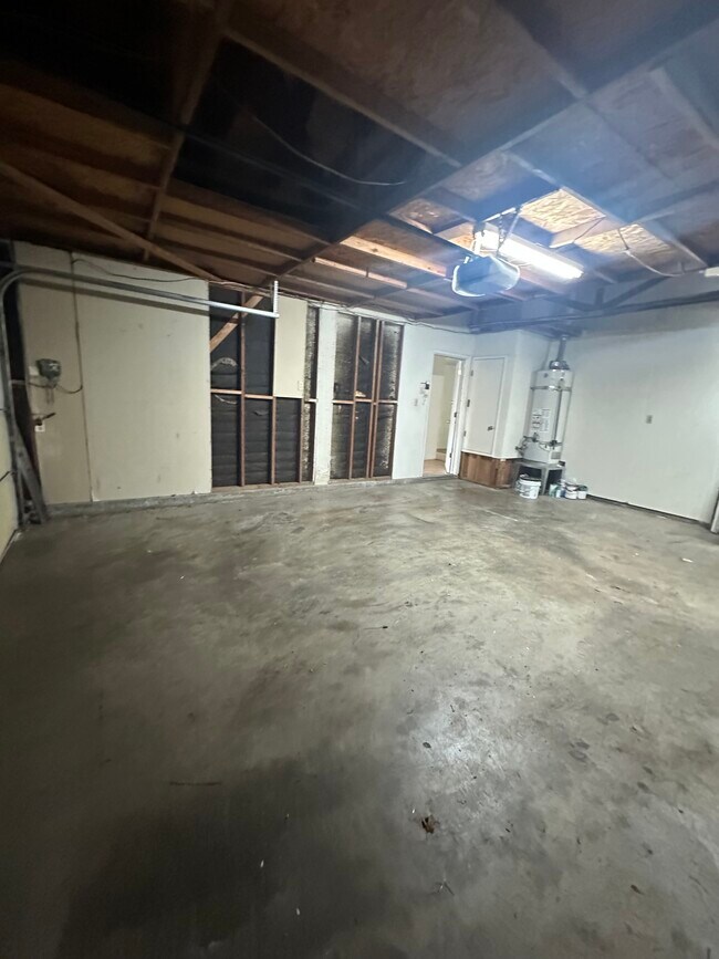 Building Photo - 2521 Casita Dr