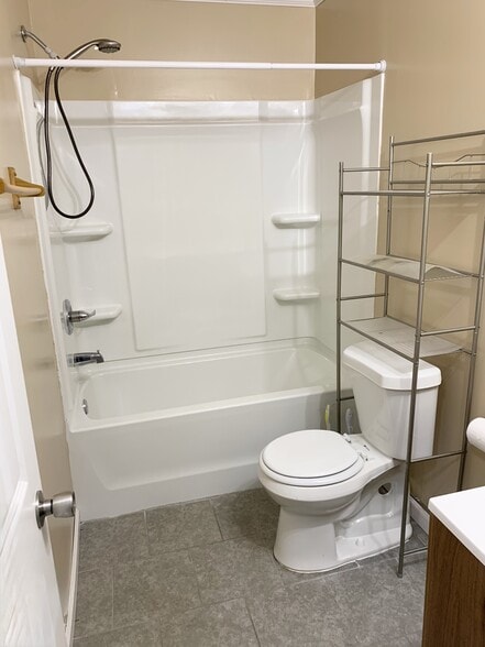 Building Photo - 5768 Aftonshire Dr