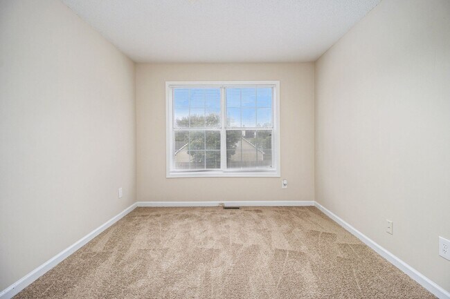 Building Photo - 3499 Lehigh Way