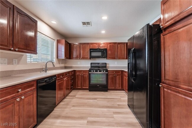 Building Photo - 9169 Column Ct