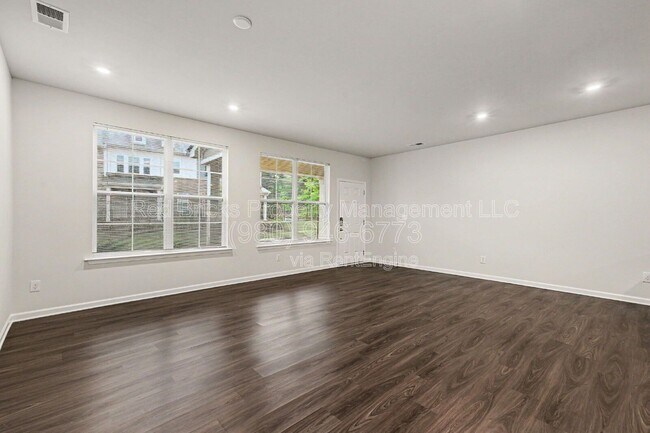 Building Photo - 8009 Whitegrove Rd