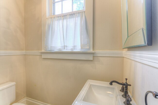 Building Photo - JULY MOVE IN SPECIAL - 1/2 OFF FIRST MONTH...