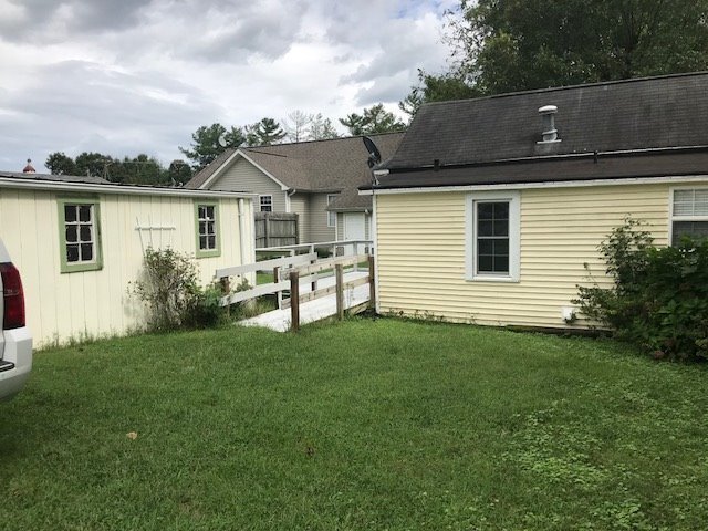 Building Photo - 402 Madkins St