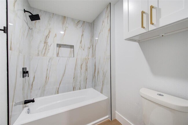 Building Photo - 1810 Eagle Falls Ct
