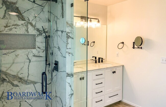 Building Photo - Modern Living Meets Mountain Lifestyle in Sandy