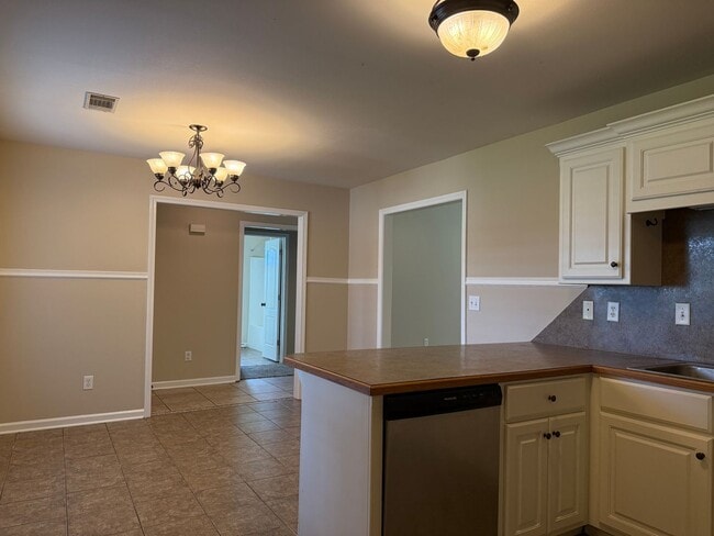 Building Photo - 338 Madison Village Dr