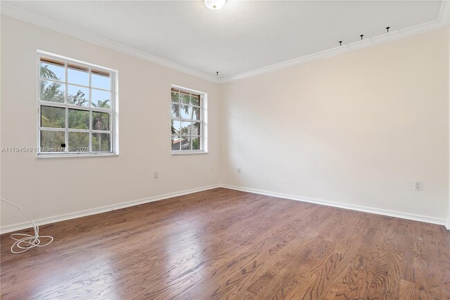 Building Photo - 8820 SW 57th St