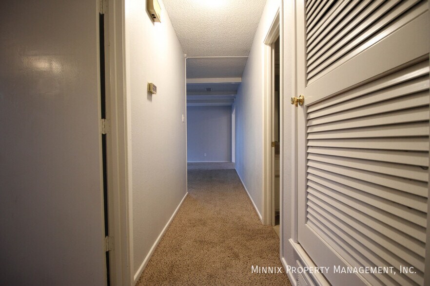 Building Photo - 7908 Aberdeen Ave