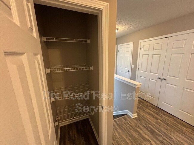 Building Photo - 209 Wexford Dr