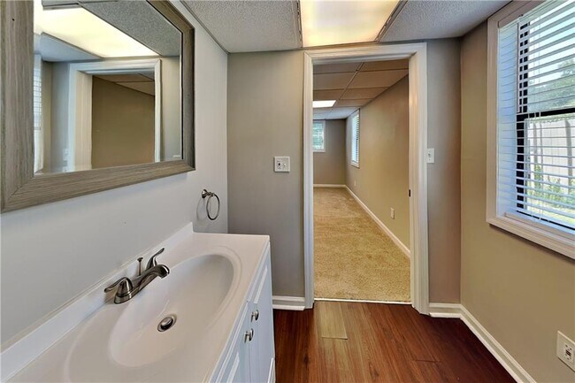 Building Photo - 1703 Cumberland Trce