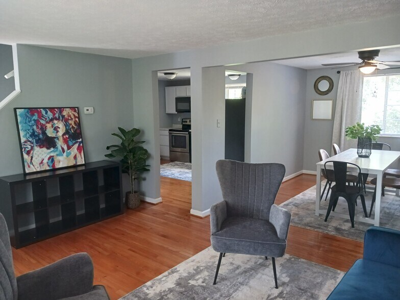 Living/Dining 2 - 2167 Briarwood Dr