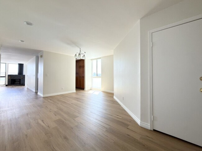 Building Photo - Panoramic Ocean and Lagoon Views