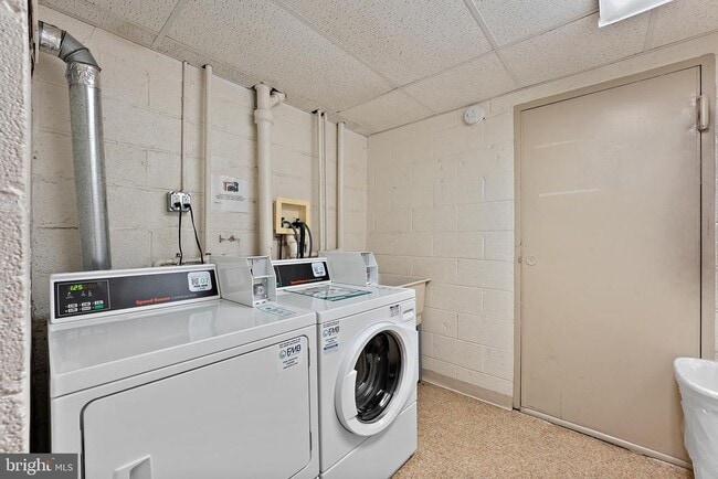 Building Photo - 4420 Briarwood Ct N