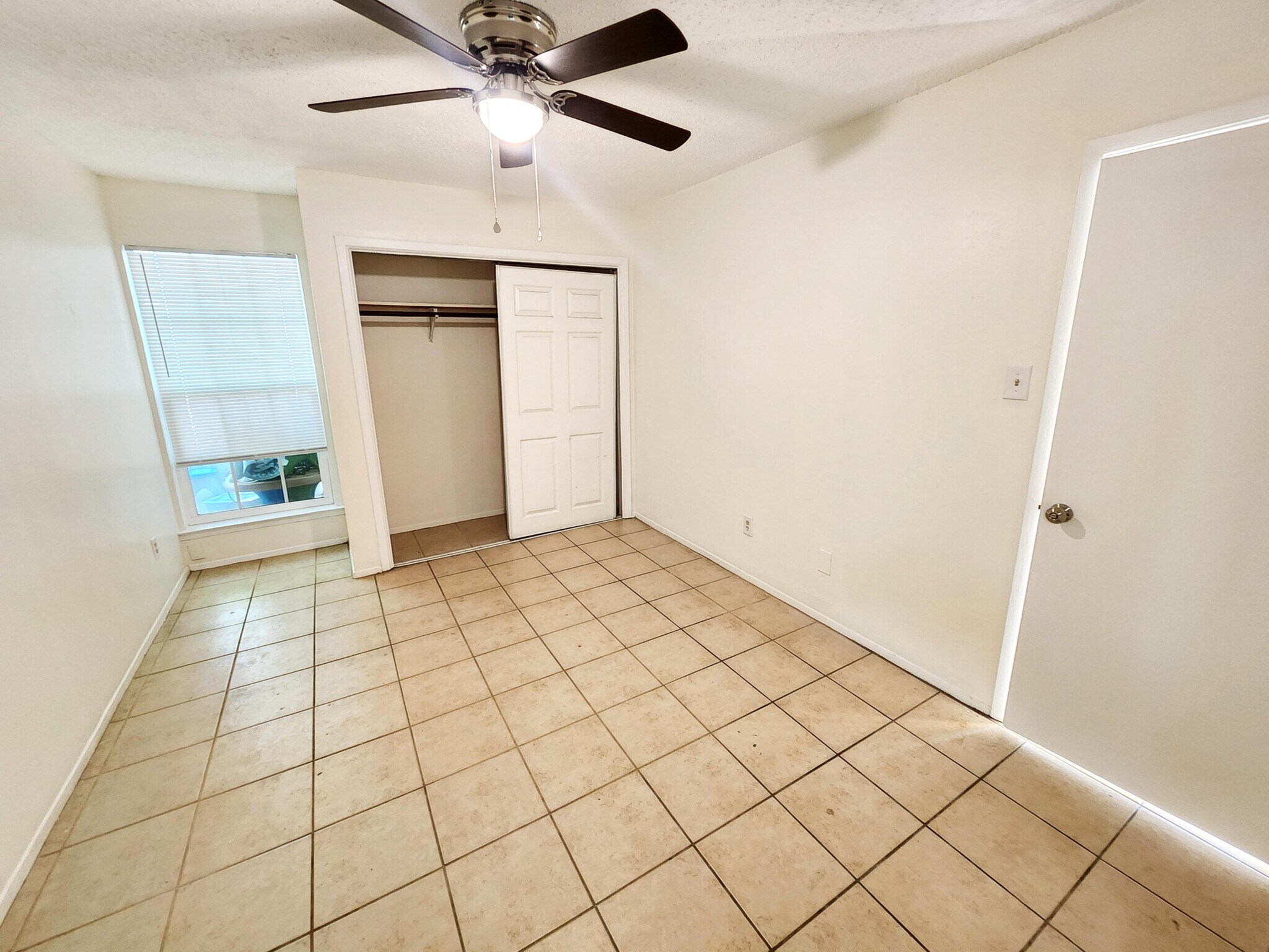 Building Photo - 111 Meteor Dr