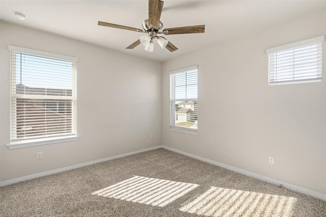 Building Photo - 520 Loriner Wy