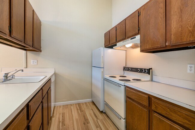 Building Photo - Charming 1 Bed 1 Bath Condo in Mercer Island