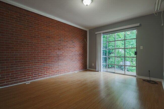 Building Photo - 10014 Stratmore Cir