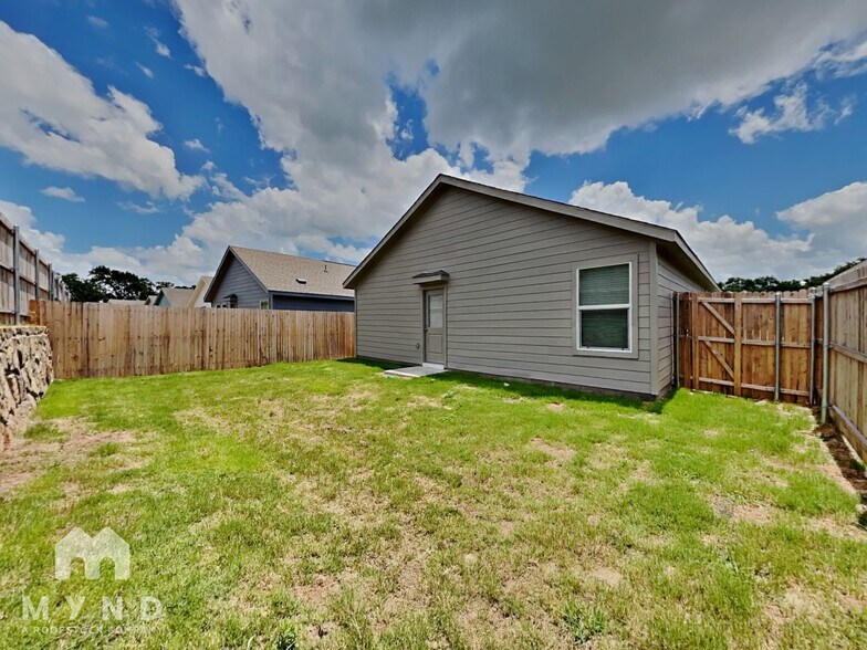 Building Photo - 1267 Hackberry Trl