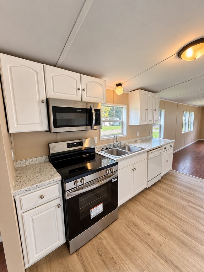 Building Photo - 226 Sweet Gum St