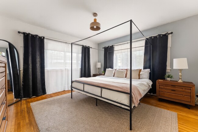 Building Photo - 732-736 Redondo Ave